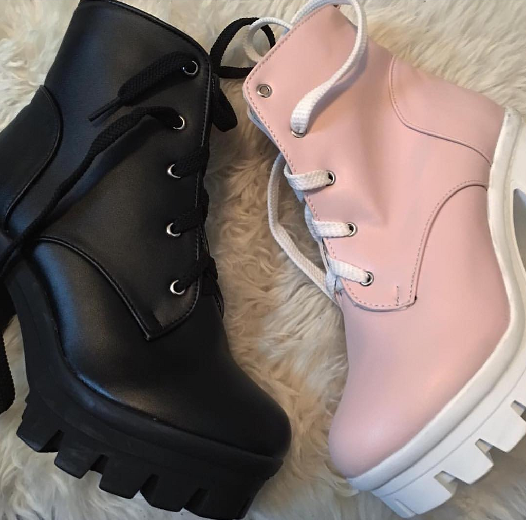SAMPLE- USED FOR PHOTOSHOOT /CRYBABY BLACK KAWAII BOOTS