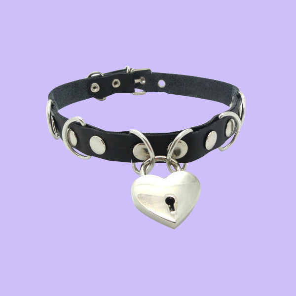 LIMITED ITEMS-HEART RING CHOKER