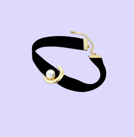 PEARL-MOON VELVET CHOKER